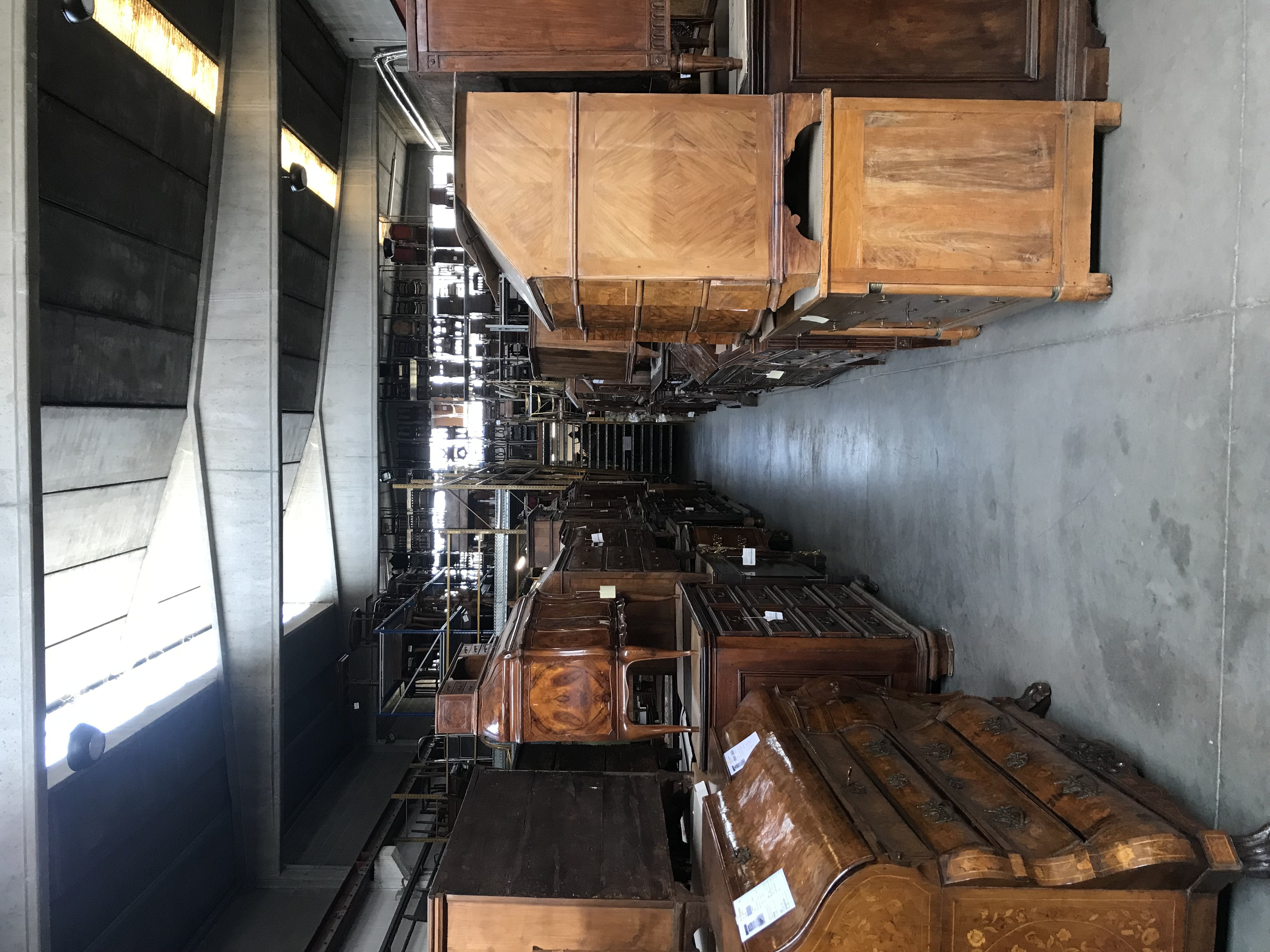 magazzini aperti di mano in mano antiquariato